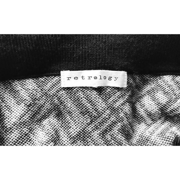 Retrology - Black & White Herringbone Knitted Skirt - Picture 3 of 3